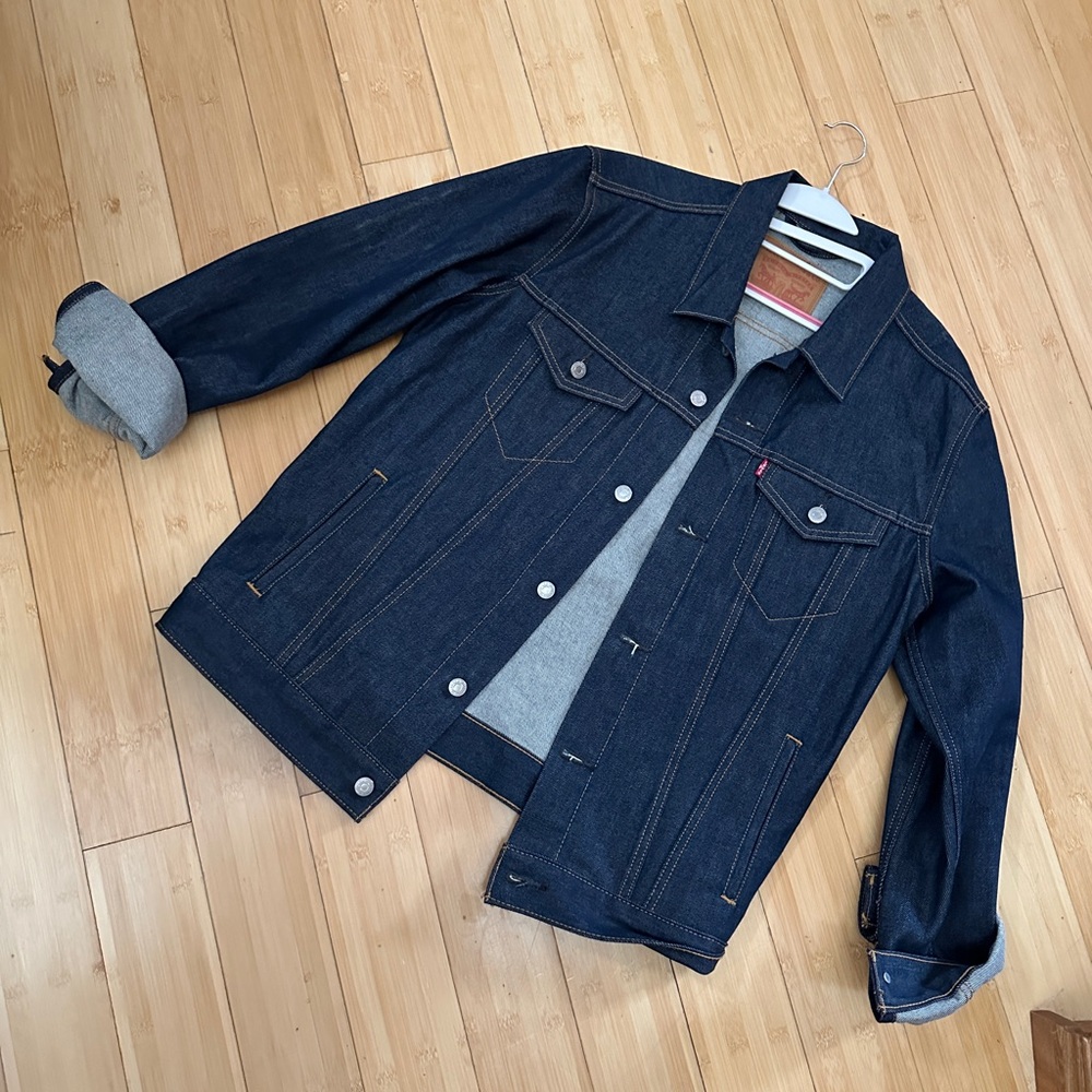 Levi’s men’s denim jacket Large